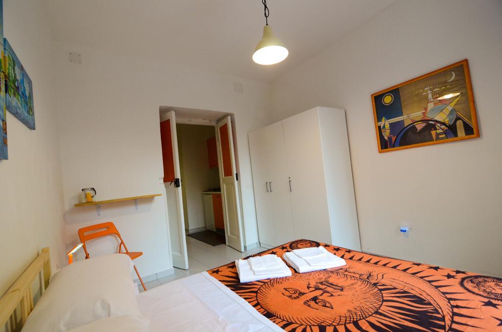 Shine Apartment Nápoles Habitación foto